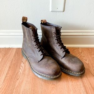 DR. MARTENS 1460 CRAZY HORSE LEATHER LACE UP BOOTS